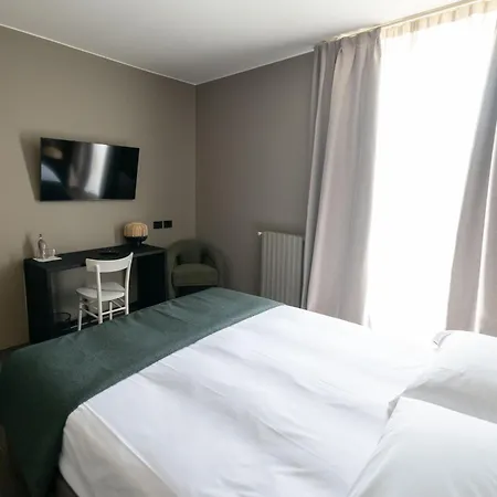 Albergo Canzo فندق Canzo